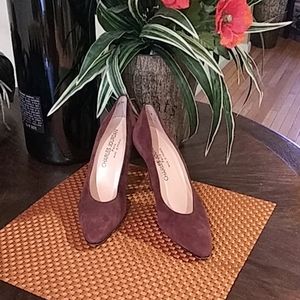 Brown suede size 8 Charles Jourdan